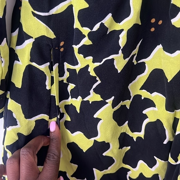 Diane Von Furstenberg Dora Lily Crepe Print Mini Dress Size 2 Faux Wrap - Picture 7 of 11